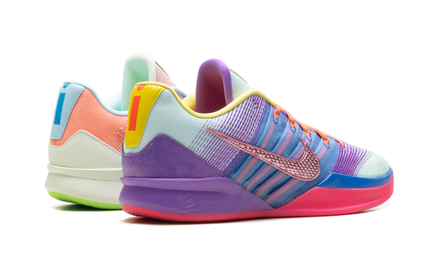 Sabrina 3 WMNS "What The" IO7845 300