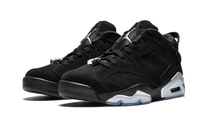6 Retro Low "Metallic Silver" 304401 003