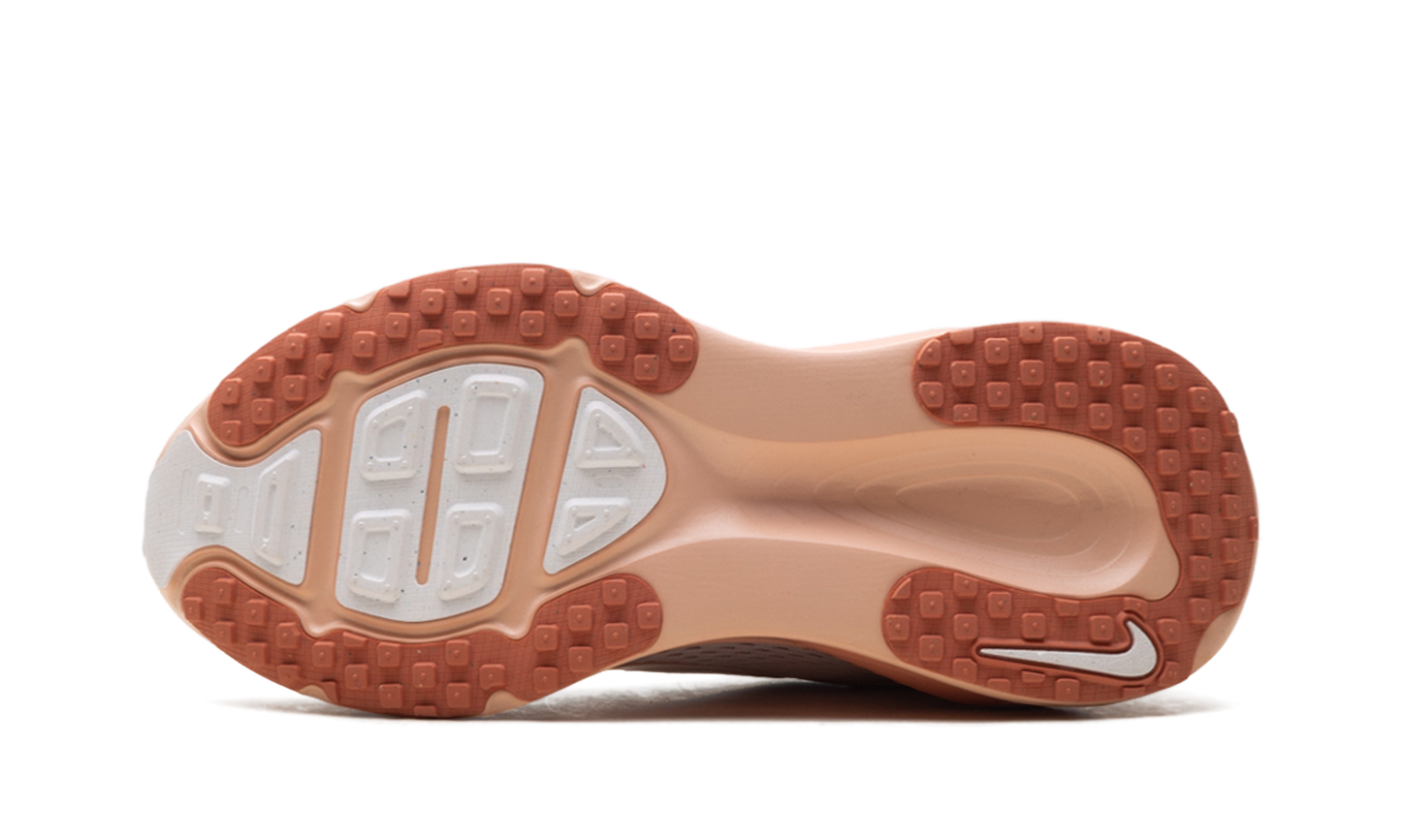 Vomero 18 WMNS"Light Soft Pink Light Madder Root Arctic Orange Madder Root" HM6804 601