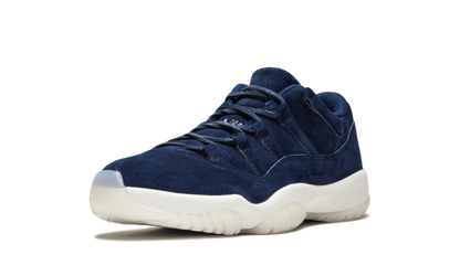 11 Retro Low "RE2PECT" AV2187 441
