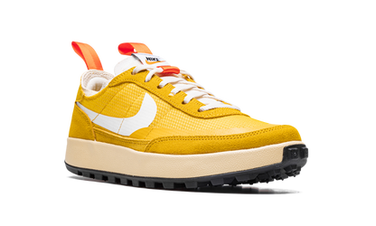 GENERAL PURPOSE SHOE WMNS"Tom Sachs - Dark Sulfur" DA6672 700