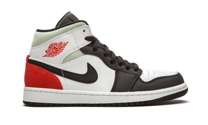 1 Mid SE "Red Black Toe" 852542 100
