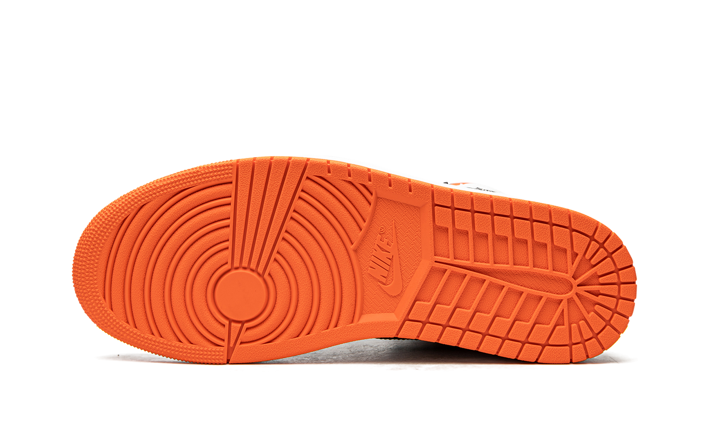 1 Retro High OG "Electro Orange" 555088 180