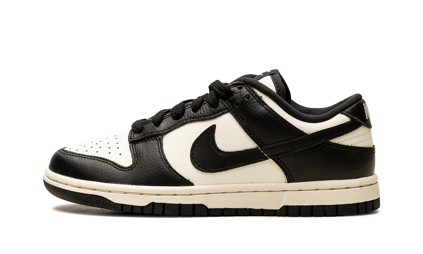 Dunk Low SE WMNS"Cherry Charms - Panda" HQ7487 100