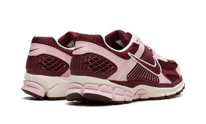 ZOOM VOMERO 5 WMNS"Pink Foam" FN7196 663