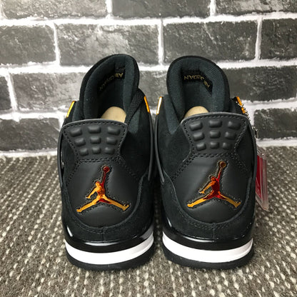 4 Retro Royalty