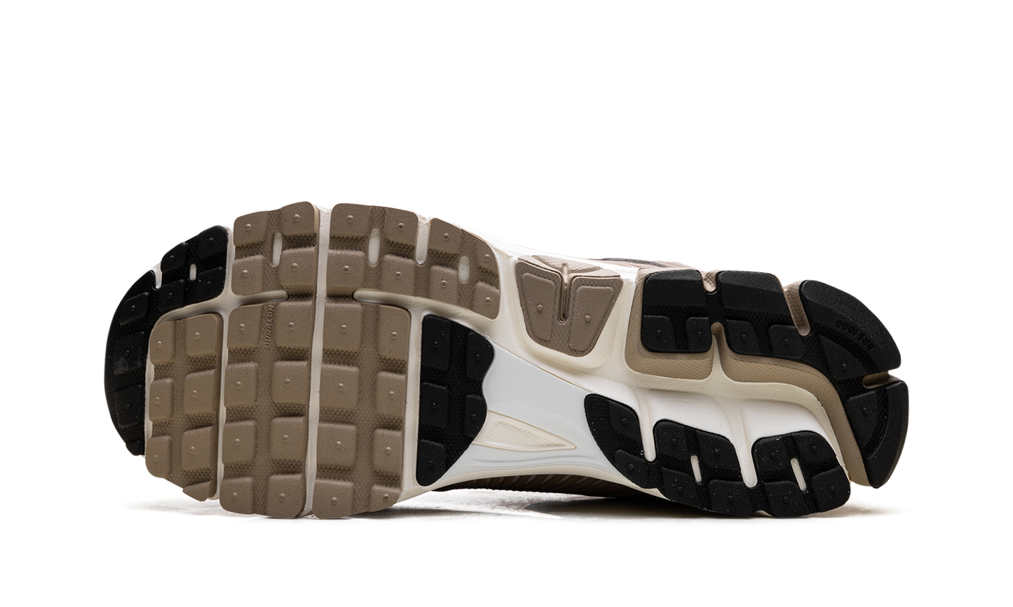 Zoom Vomero 5 WMNS"Khaki Phantom" HV0826 247