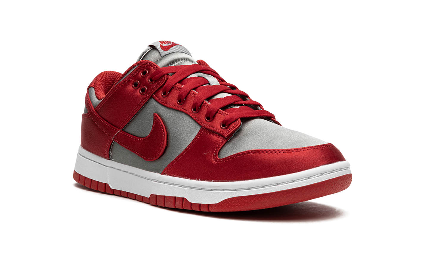 DUNK LOW WMNS"UNLV Satin" DX5931 001