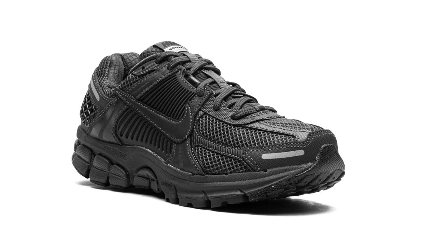 Zoom Vomero 5 WMNS"Triple Black" FQ7079 002