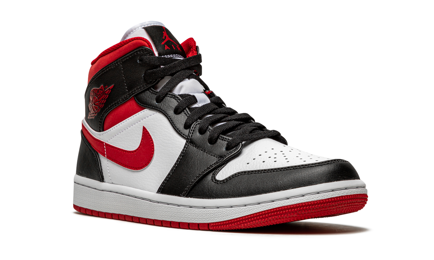 1 Mid "Metallic Red" 554724 122
