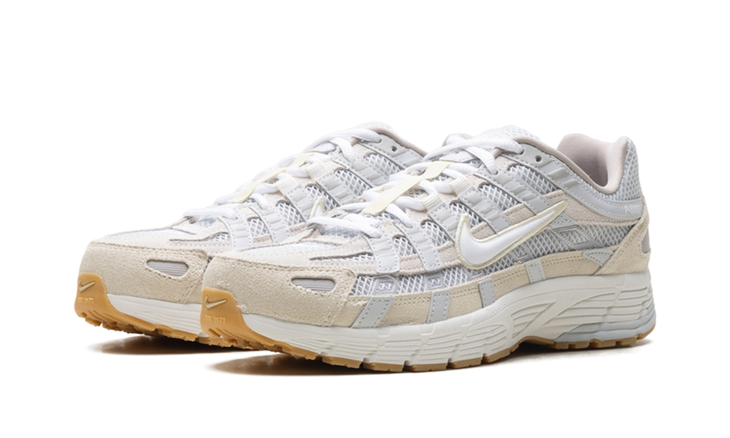 P-6000 WMNS"Photon Dust Light Khaki" HV4312 025