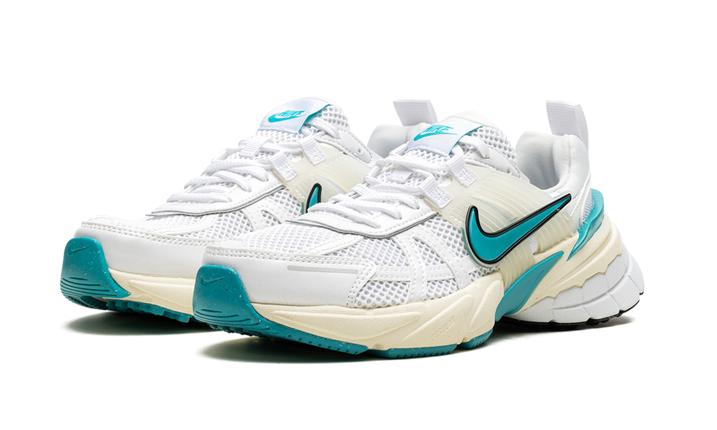 V2K Run WMNS"Dusty Cactus" FD0736 105