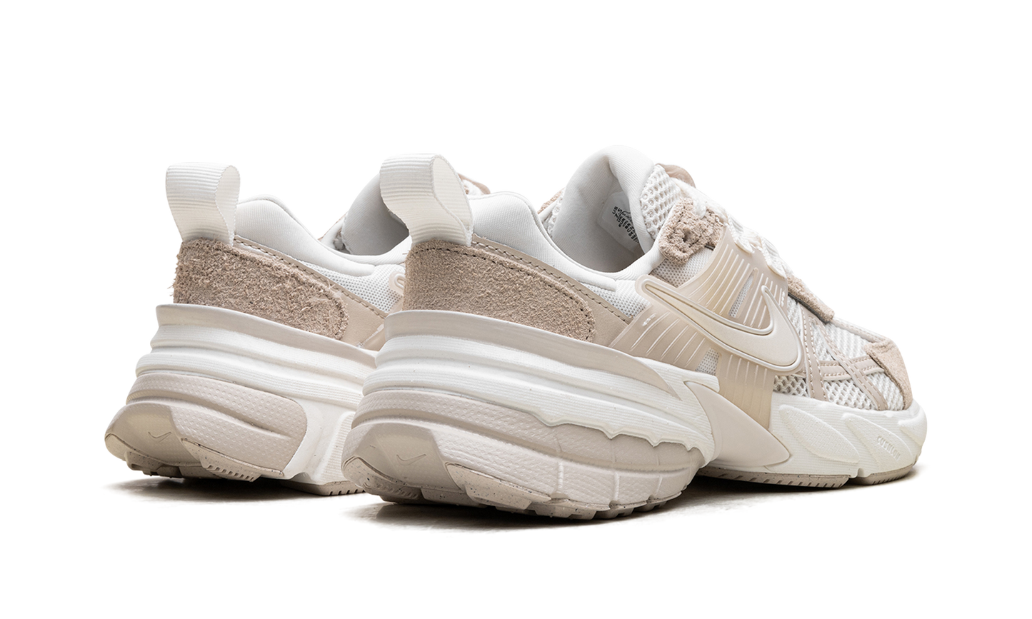 V2K Run WMNS"Sail Sand Drift" HV3917 133