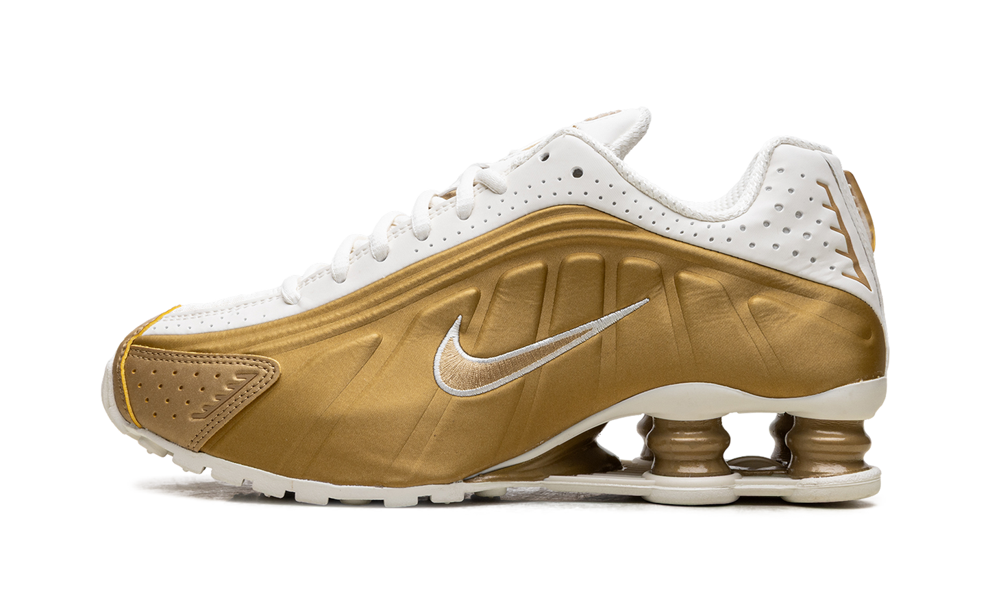 Shox R4 WMNS"Metallic Gold" AR3565 010