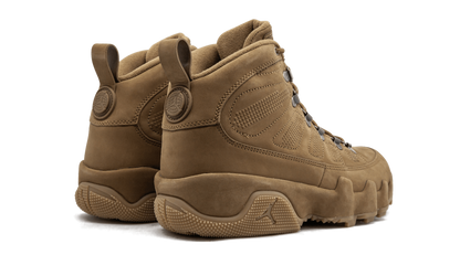 9 Retro Boot NRG "Wheat" AR4491 700