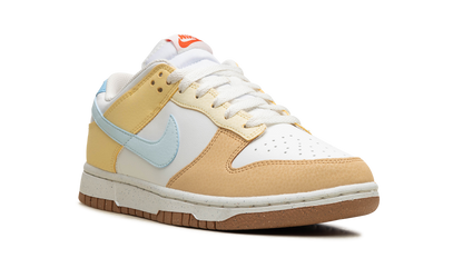 DUNK LOW WMNS"Soft Yellow" FZ4347 100