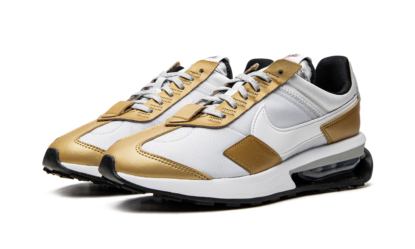 AIR MAX PRE DAY SE MNS WMNS"Pure Platinum/ Metallic Gold" DJ6210 001