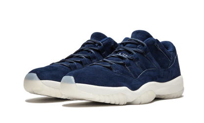 11 Retro Low "RE2PECT" AV2187 441