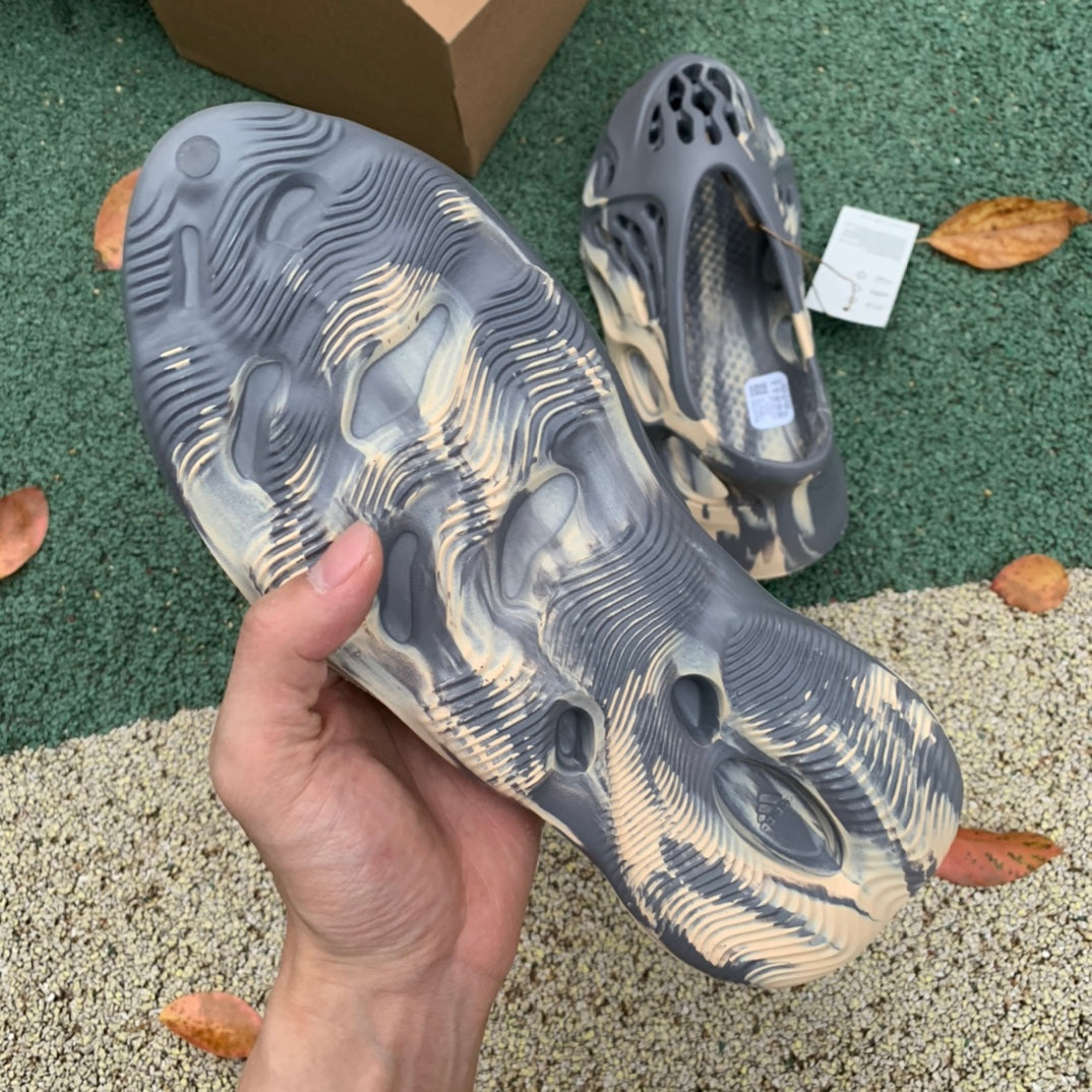 Foam RNNR MXT Moon Gray