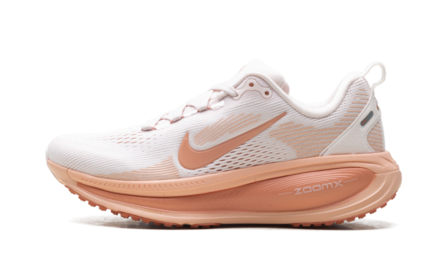 Vomero 18 WMNS"Light Soft Pink Light Madder Root Arctic Orange Madder Root" HM6804 601