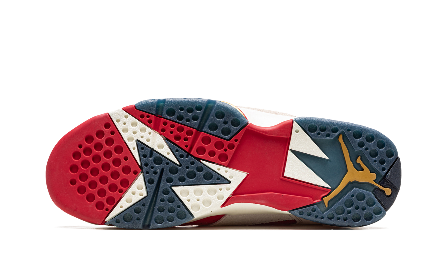 Retro 7 "Trophy Room" DM1195 474