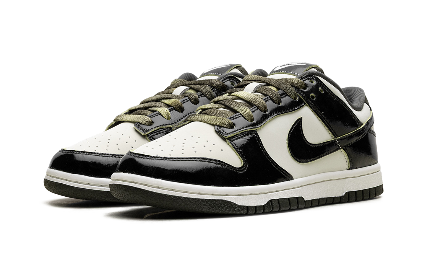Dunk Low SE WMNS"Panda-Monium Pack - Olive" HQ1918 001