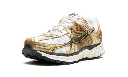 Zoom Vomero 5 WMNS"Metallic Gold" HF7723 001