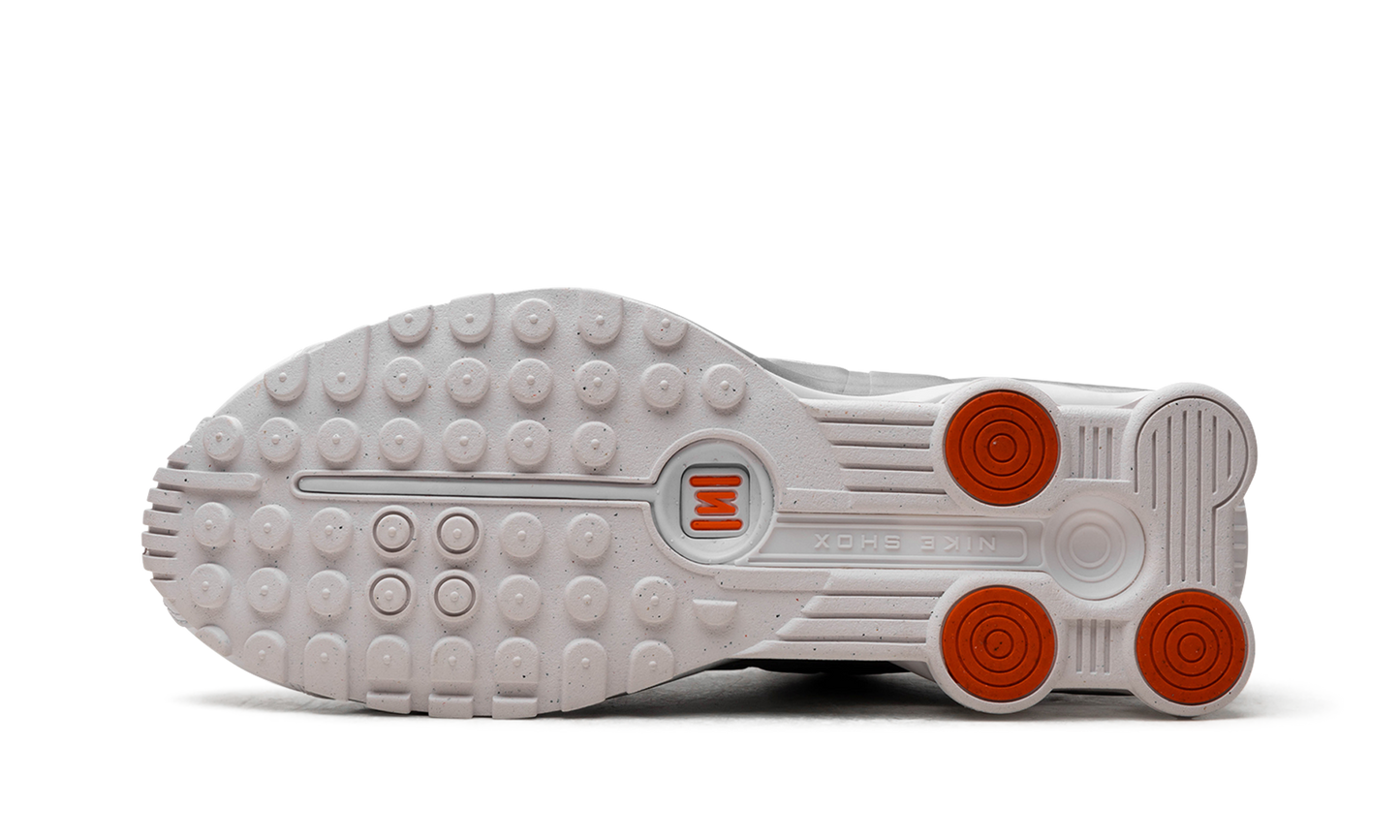 SHOX R4 MNS WMNS"Metallic silver" AR3565 101