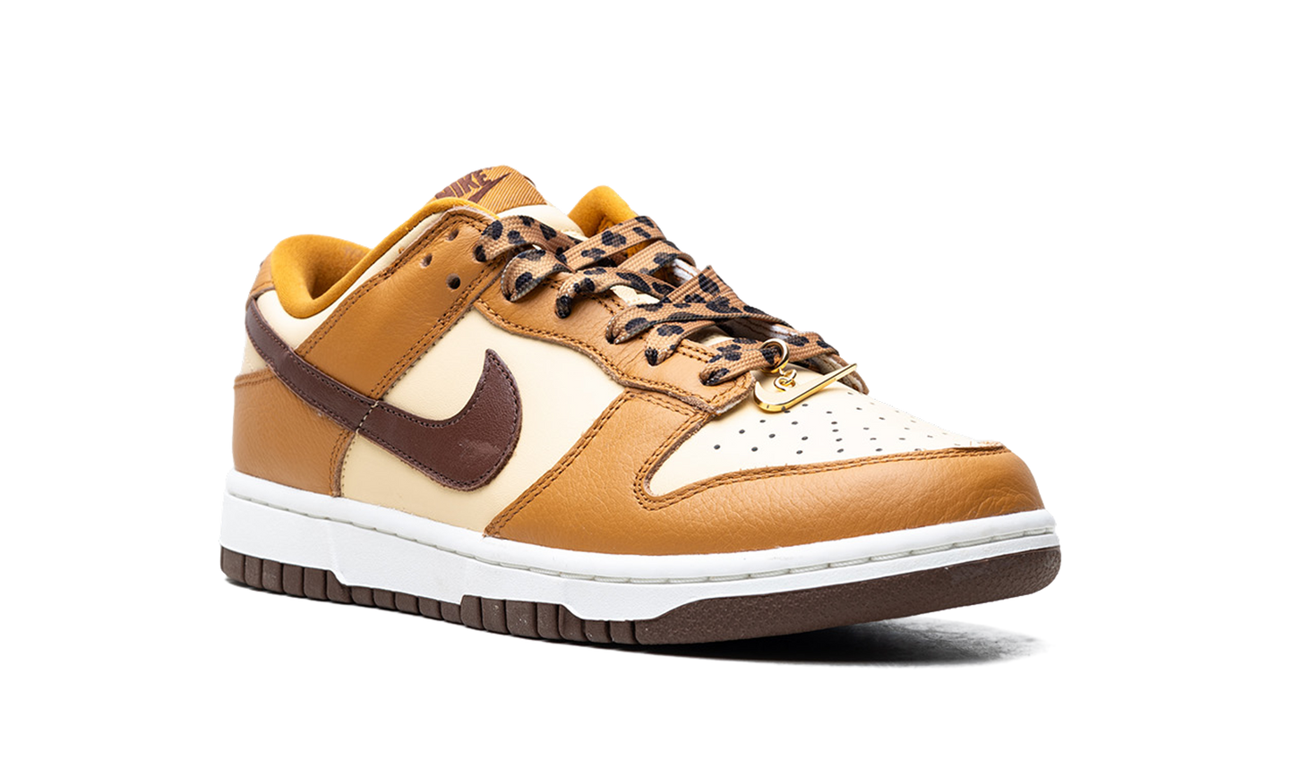 Dunk Low SE WMNS"Cherry Charms - Desert Ochre" HQ7487 700
