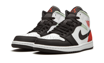 1 Mid SE "Red Black Toe" 852542 100