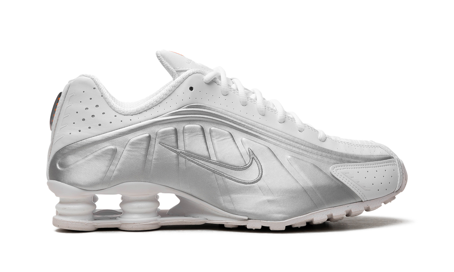 SHOX R4 MNS WMNS"Metallic silver" AR3565 101