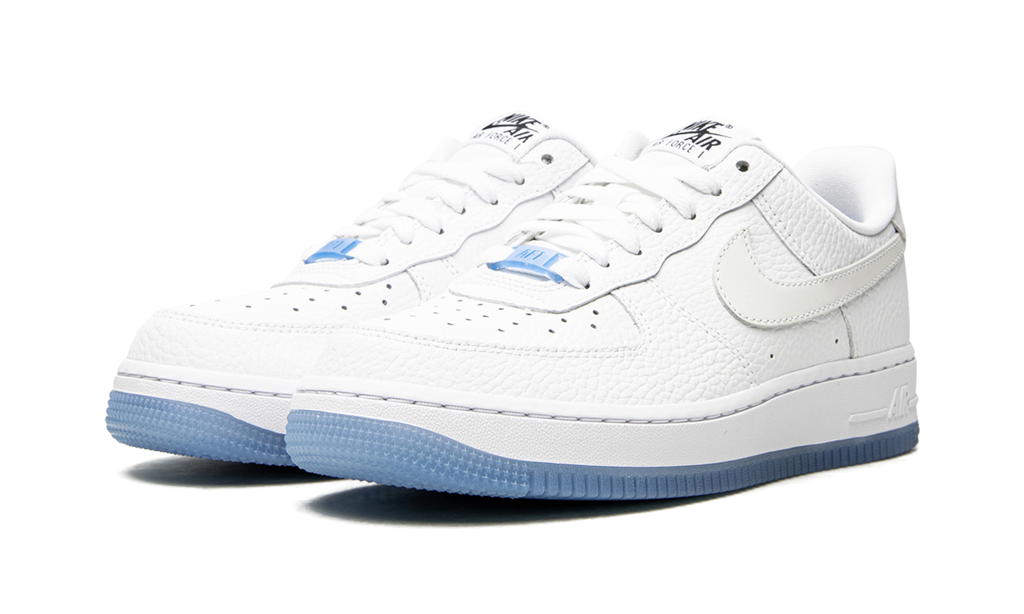 AIR FORCE 1 LO WMNS"UV Reactive Swoosh" DA8301 101