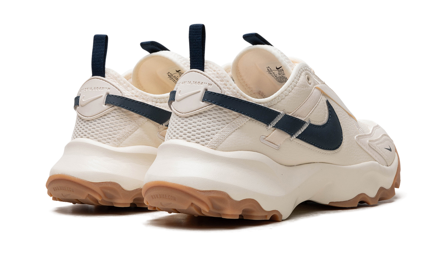 TC 7900 WMNS"Pale Ivory Armory Navy" DD9682 103