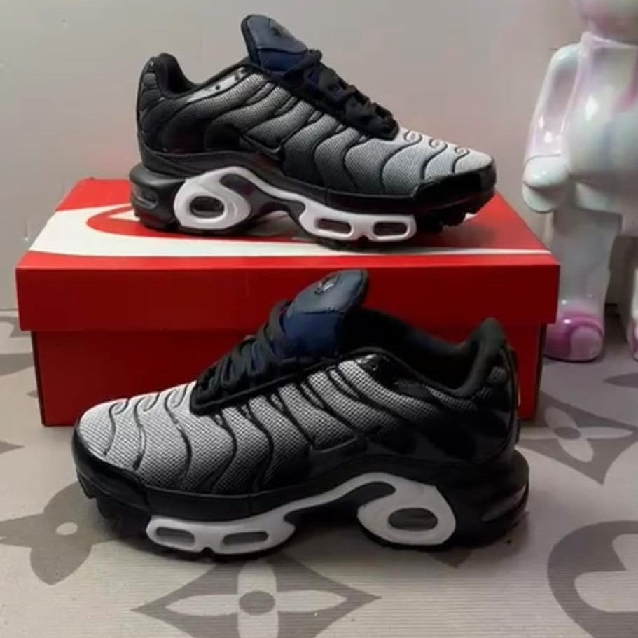 TN Air Max Plus Black Midnight Navy