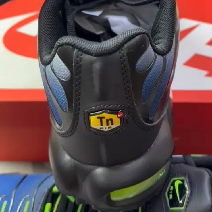 Max Plus Black Scream Green
