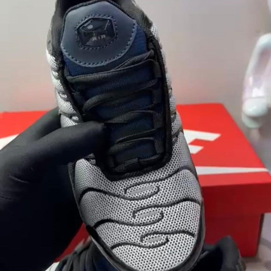 TN Air Max Plus Black Midnight Navy