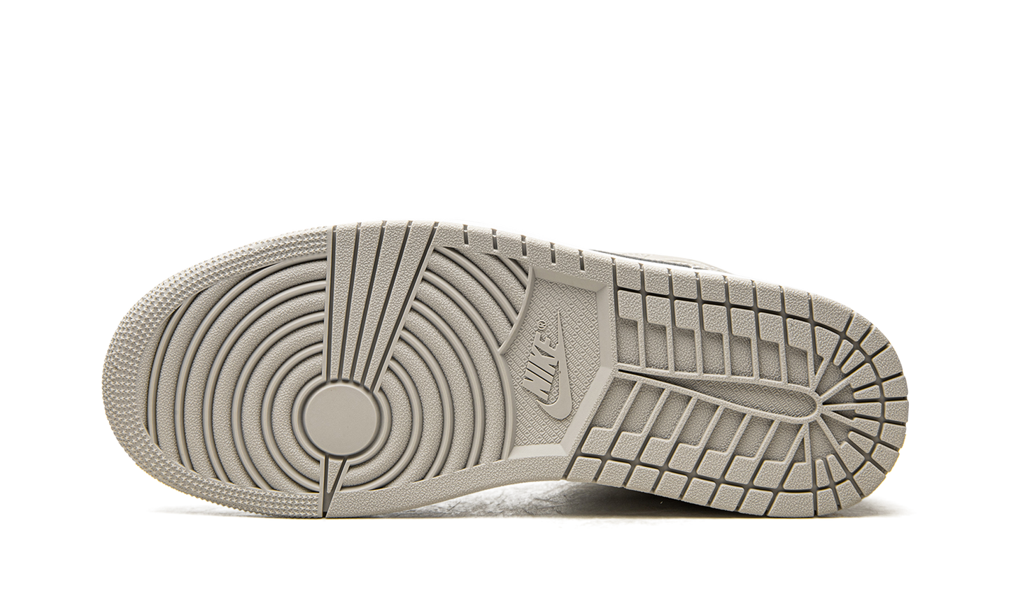 1 Mid "Linen / College Grey" 554724 082