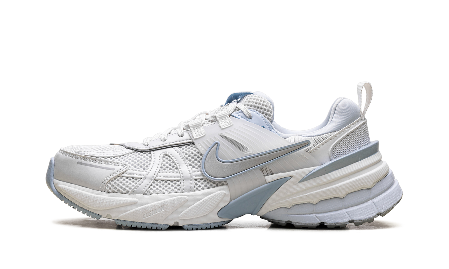 V2K Run WMNS"Platinum Tint Summit White Light Smoke Grey" FD0736 009