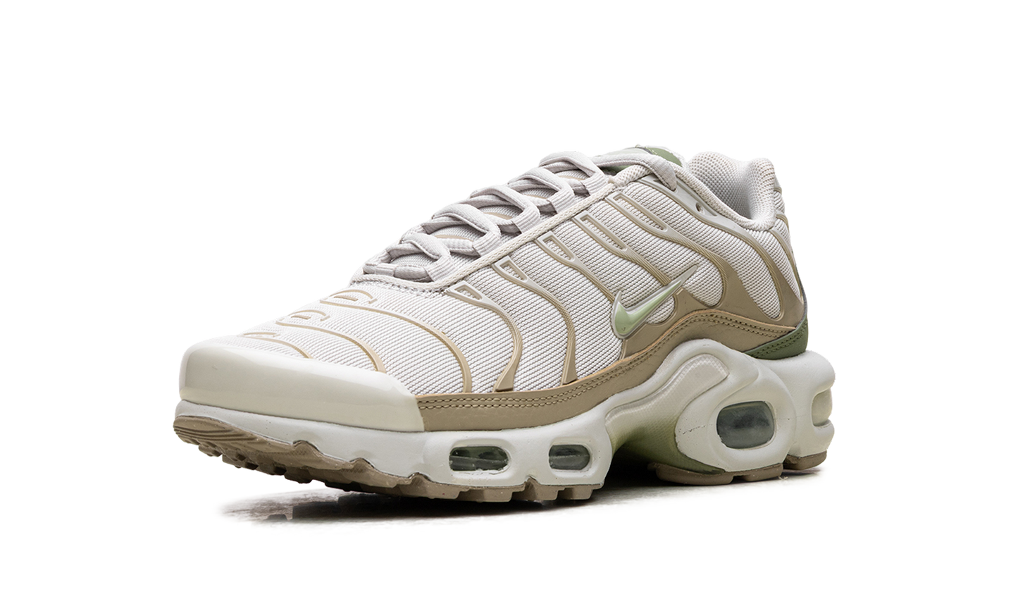 Air Max Plus WMNS"Light Bone/ Honeydew/ Alligator" DX8954 001
