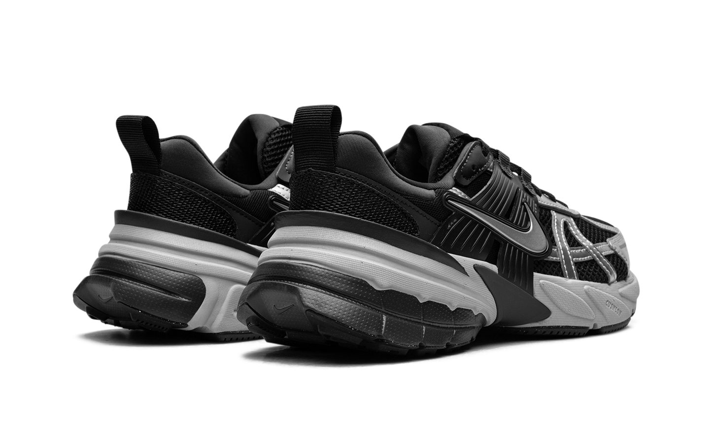 V2K Run WMNS"Black Metallic Silver" FD0736 005