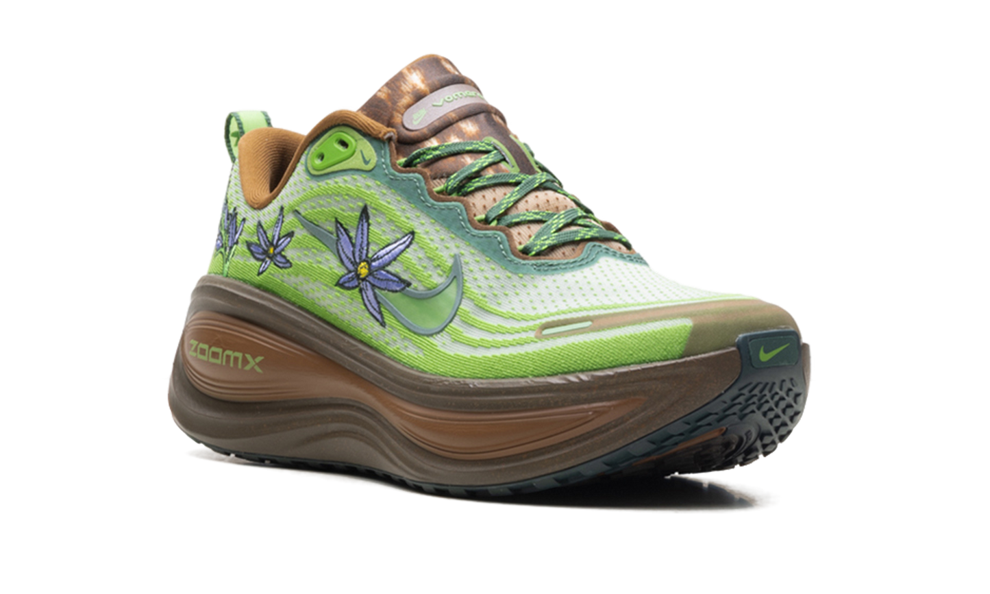 Vomero Plus WMNS"Doernbecher" IO7687 921