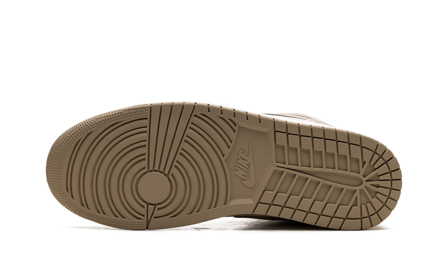 1 Mid "LEGEND LIGHT BROWN" HF4830 203