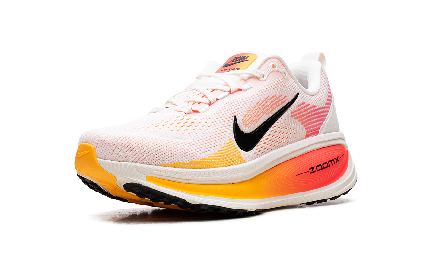 Vomero 18 WMNS"Sail Bright Crimson Laser Orange" HM6804 100