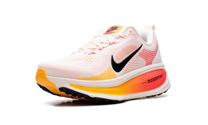 Vomero 18 WMNS"Sail Bright Crimson Laser Orange" HM6804 100