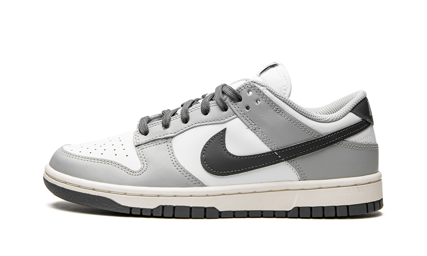DUNK LO MNS WMNS"Light Smoke Grey" DD1503 117