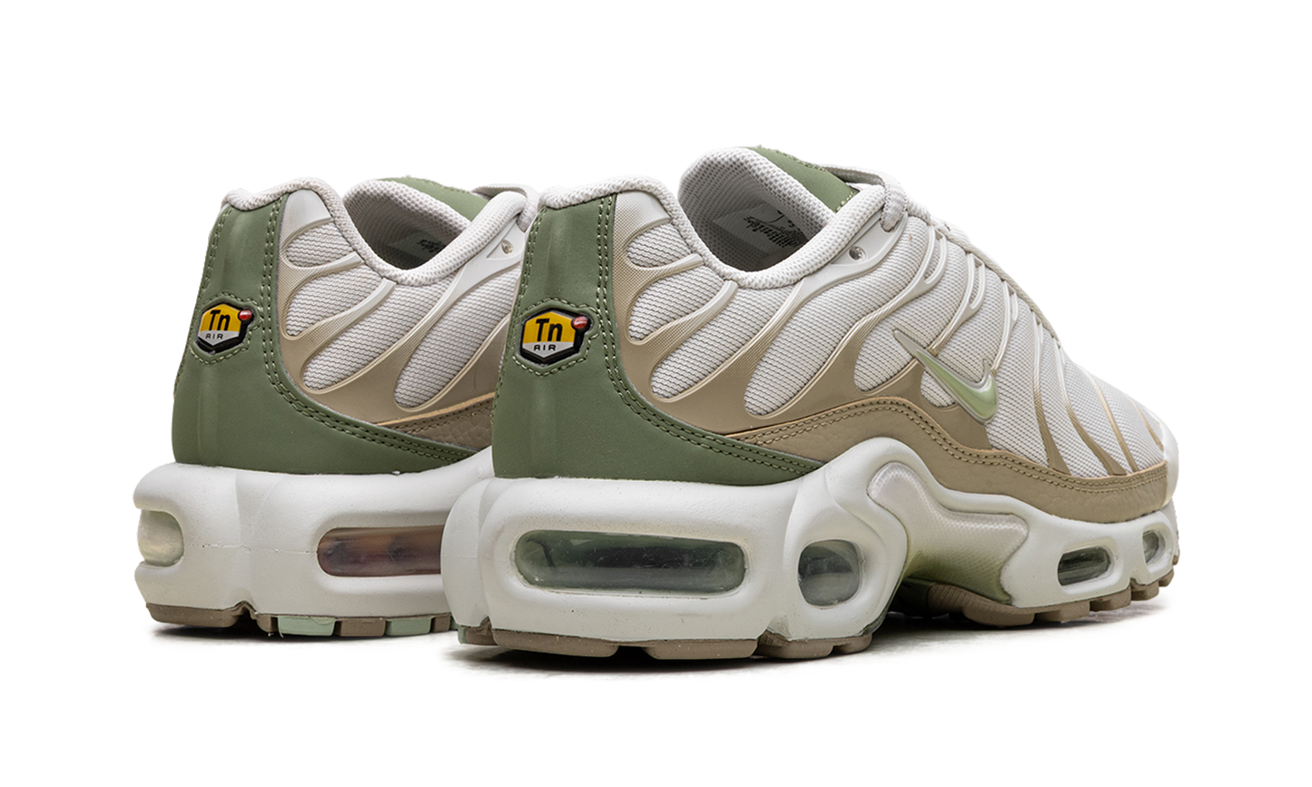 Air Max Plus WMNS"Light Bone/ Honeydew/ Alligator" DX8954 001