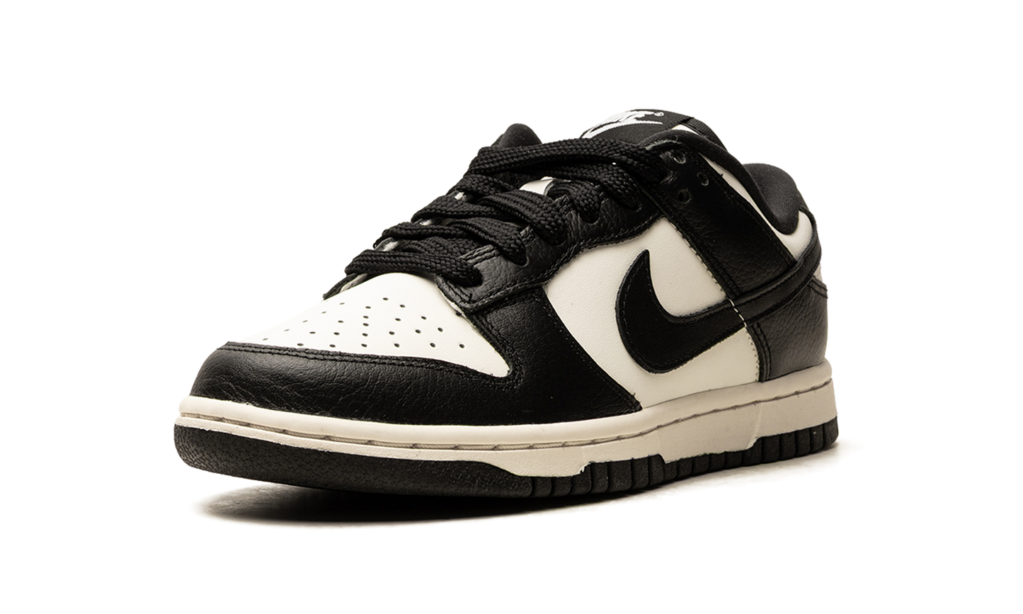 Dunk Low SE WMNS"Cherry Charms - Panda" HQ7487 100