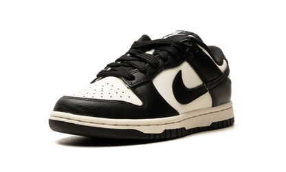 Dunk Low SE WMNS"Cherry Charms - Panda" HQ7487 100