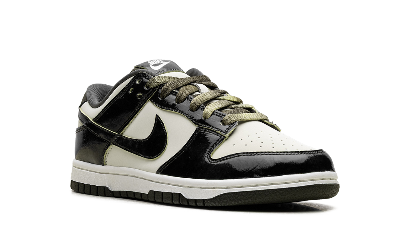 Dunk Low SE WMNS"Panda-Monium Pack - Olive" HQ1918 001