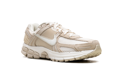 Zoom Vomero 5 WMNS"Beach Light Khaki" HQ0458 200